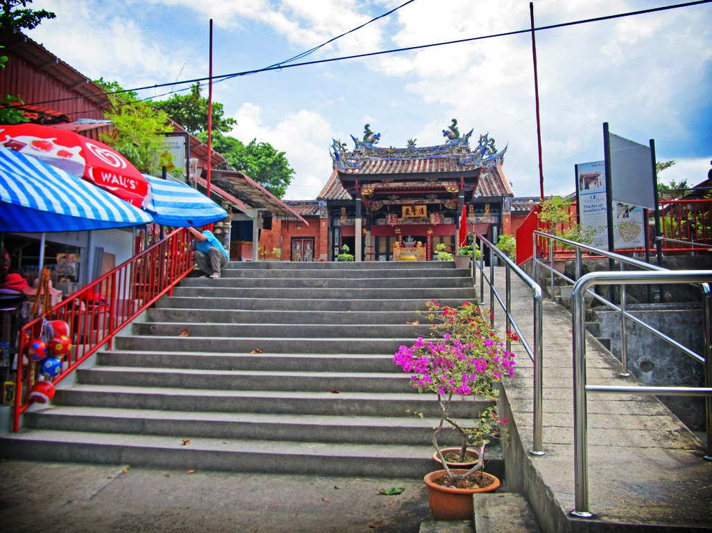 Penang Isle: The Snake Temple - Travel 2 Penang